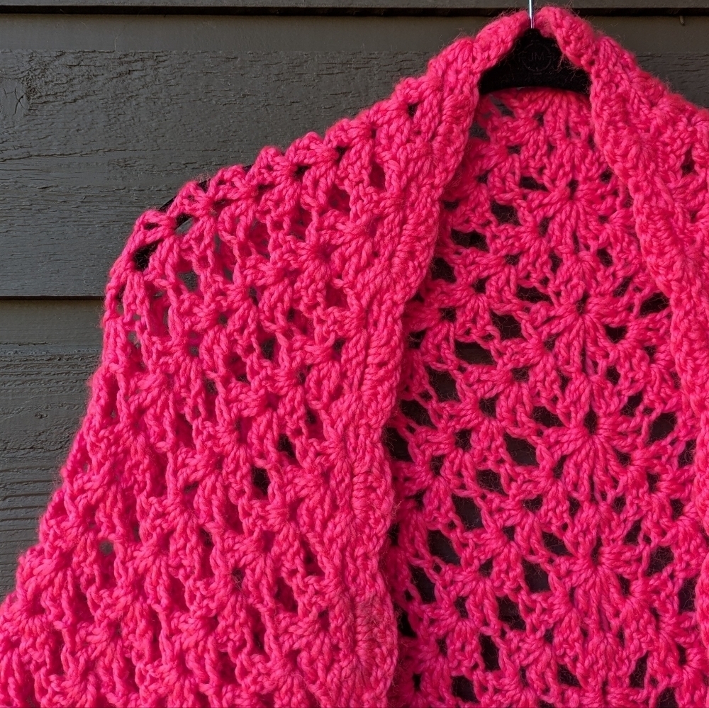 VTG 70s Handmade Fringe Triangle Shawl Wrap Scarf Barbie Pink - Picture 2 of 6